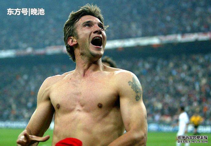 AC米兰队史今天：05年欧冠米兰德比完胜国米，舍瓦霸气庆祝